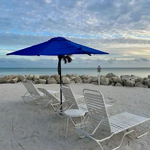 Leaward Isle Island Retreat Key West